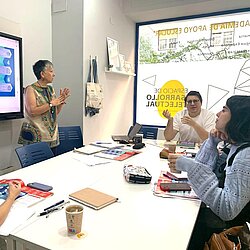 Spanisch Sprachschüler Jaleo Madrid mit Lehrerin